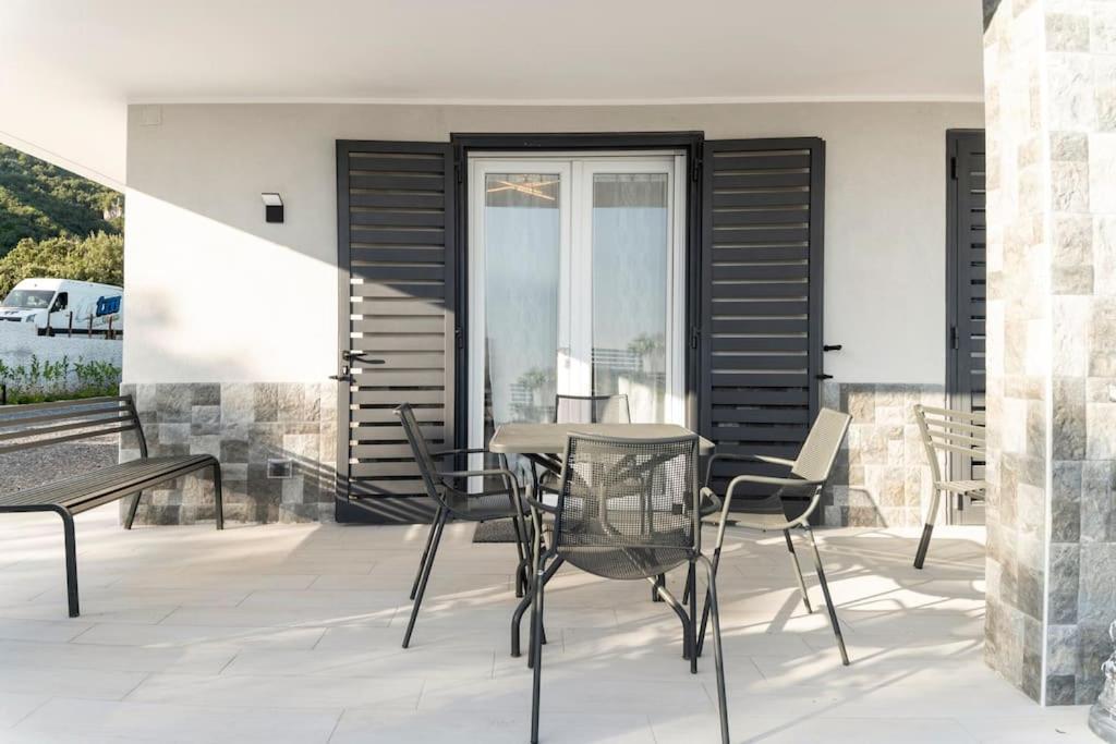 Appartamento Emma Con Piscina - Vista Mare"Tenuta Croce" サレルノ エクステリア 写真