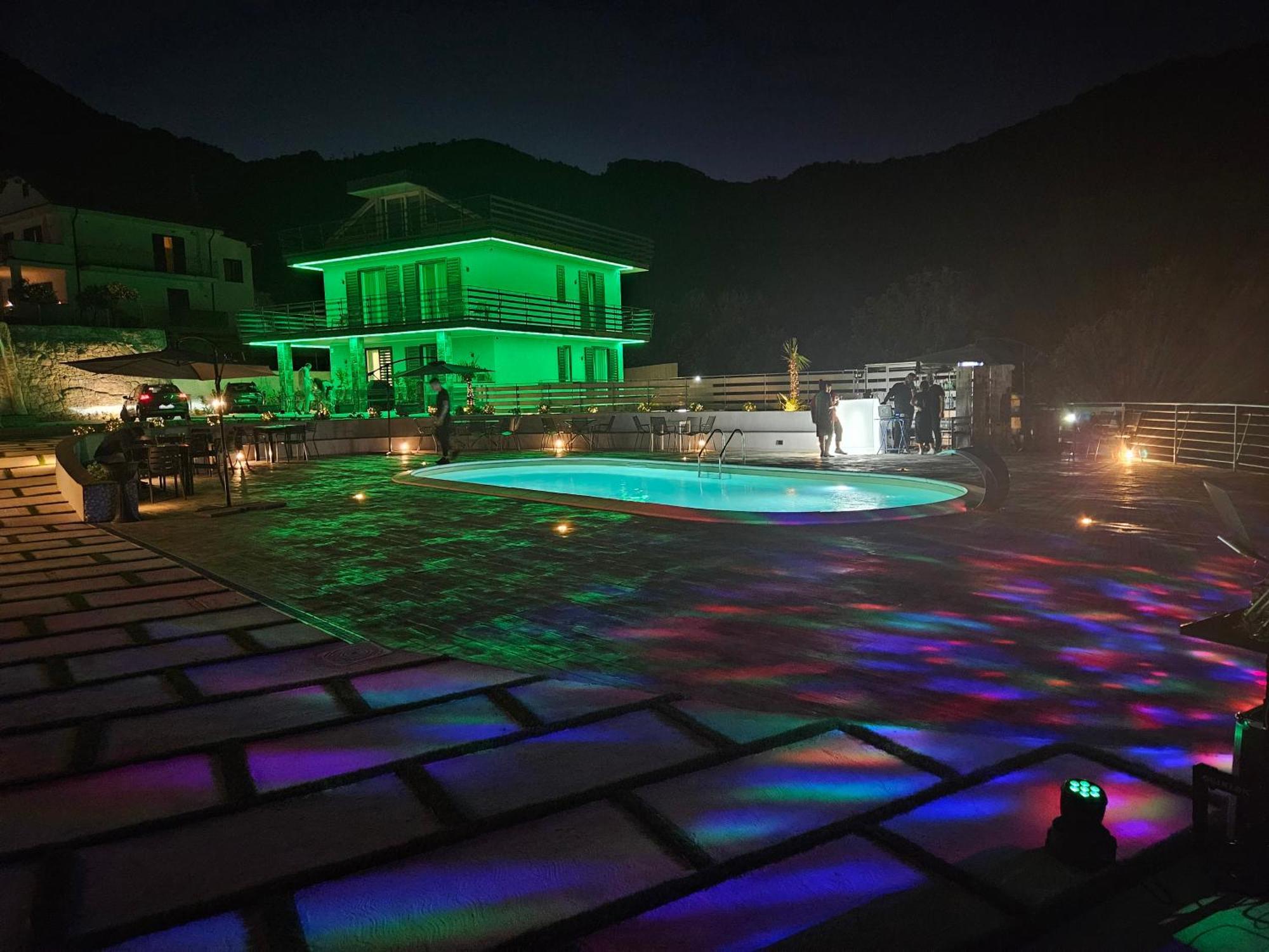 Appartamento Emma Con Piscina - Vista Mare"Tenuta Croce" サレルノ エクステリア 写真
